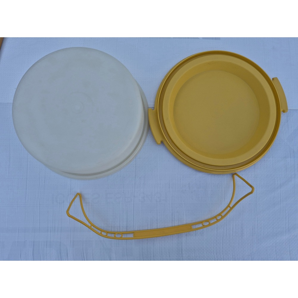 Vintage 70's Tupperware Round Cake Taker Carrier 1241 Harvest with Handle 12in